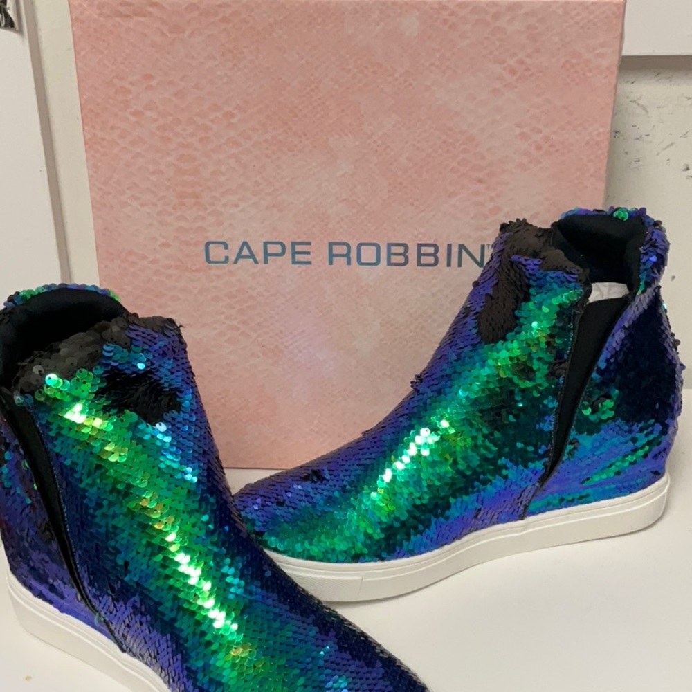 Cape Robbin Women Uneek-1 Sequin High Top Hidden Wedge Sneaker